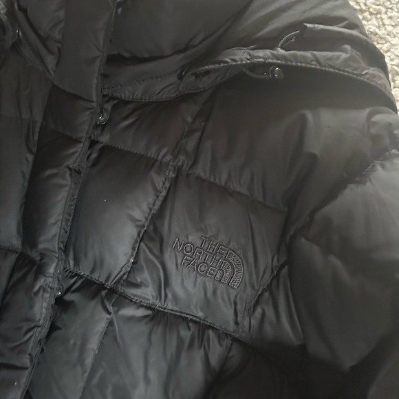 Women’s North face Puffer Parka Coat - Picture 3 of 4